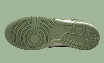Dunk Low Safari Oil Green Sohle