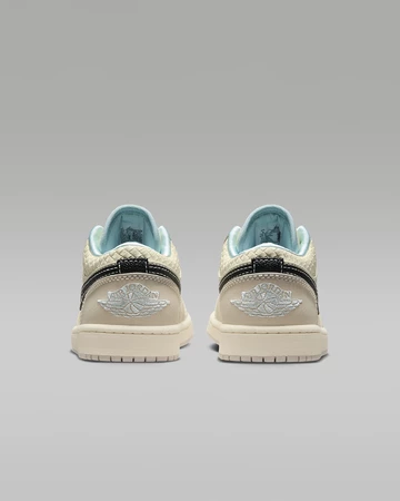 Jordan 1 Low SE Sanddrift von hinten