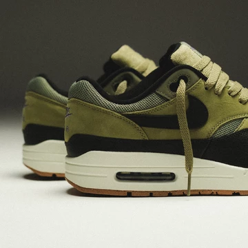 Air Max 1 Dark Stucco Lookbook Außenseite Detail