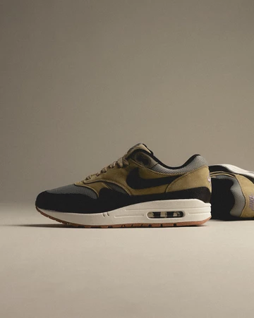 Air Max 1 Dark Stucco Lookbook Außenseite