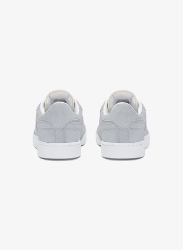 Der JJJJound Reebok Club C 85 Grey Leather von hinten