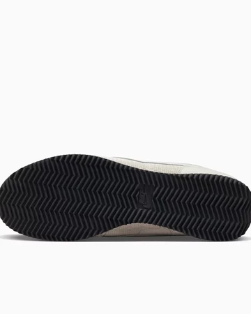 Nike Cortez Beige Black Sohle