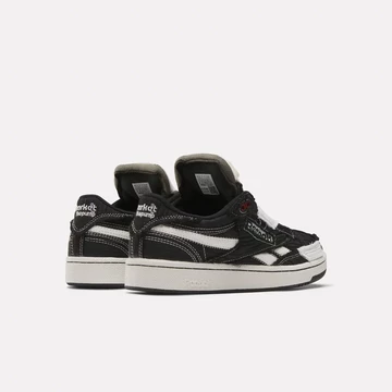 MARKET Reebok Club C 85 Pump Core Black seitlich von Hinten