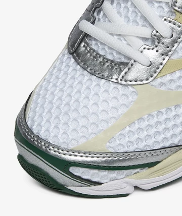 Asics Gel-Cumulus 16 White Forest Night Zehen Details