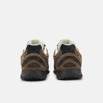 Basketcase x New Balance 204L Beef & Broccoli Fersen