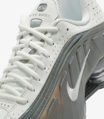 Nike Shox R4 White Iridescent Detailbild