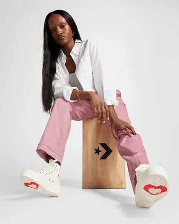 Converse Valentines Day Pack Chuck All Star Off White OnFeet sitzend