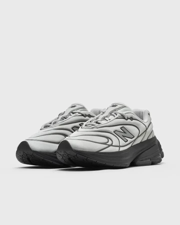 New Balance 5030 Rain Cloud schräg