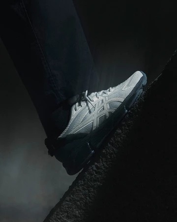 C.P Company ASICS GEL-Quantum 360 VIII Cement Grey Lookbook Außenseite