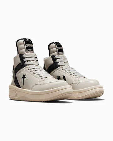 Der Rick Owens Converse Turbowpn Mid Pack in weiß von schräg außen