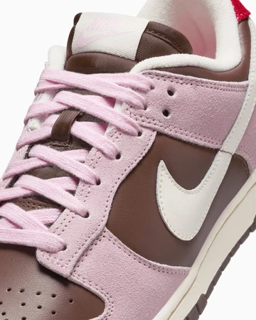 Dunk Low Dark Neapolitan Detail