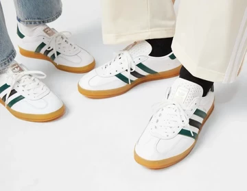 adidas Gazelle Indoor White Collegiate Green On Feet stehend