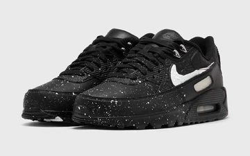 Slawn x Nike Air Max 90 Black Paar schräg seitlich