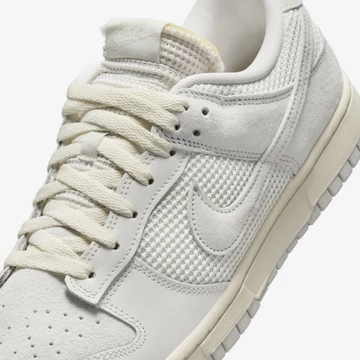 Details des Dunk Low Phantom Light Bone