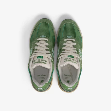 New Balance 993 Chive