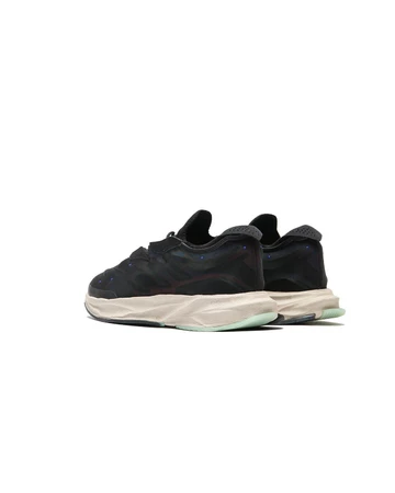 adidas Terra Mono Lightstrike Pack schräg