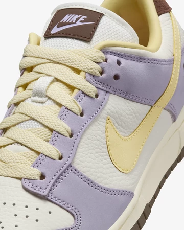 Dunk Low PRM Lilac Bloom Detail Laces