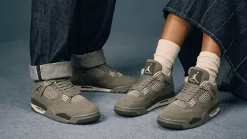 Nike Air Jordan 4 Retro Light Army am Model