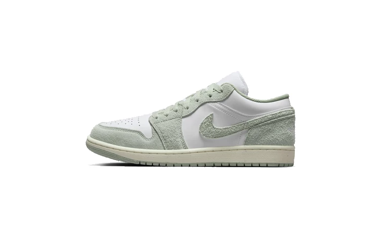 Jordan 1 Low SE Light Green Titelbild auf weißem Hintergrund