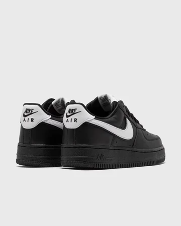 Nike Air Force 1 Low Retro QS Friday von hinten