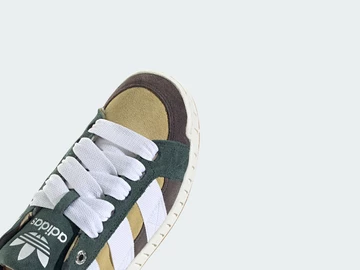 Die Toebox des adidas N Bape Pack in der Farbe Bone