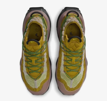 Der Nike Flyknit Venture Bronzine von oben