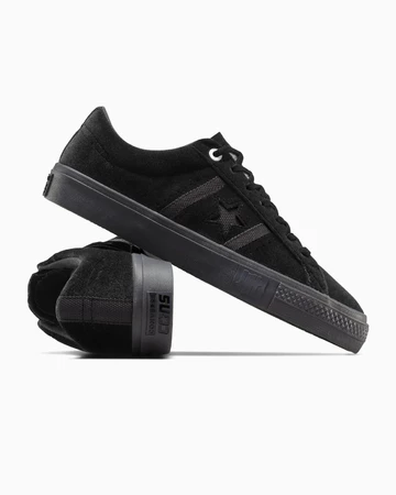 Undefeated x Converse One Star Academy Pro Black seitlich + Ferse