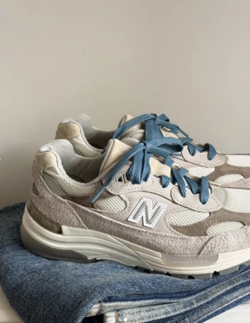 Teddy Santis x New Balance 992 Light Mushroom Detailbild