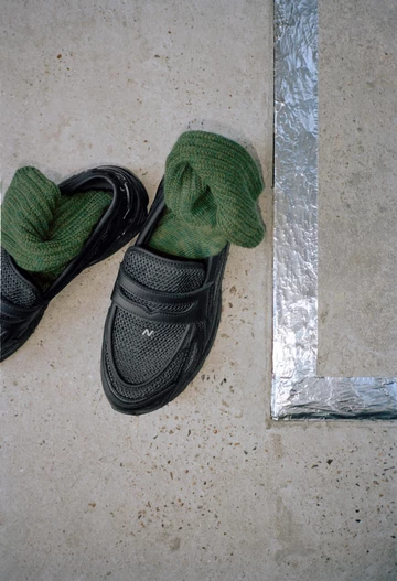 New Balance 1906 Loafer Black Mood 3