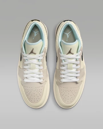 Jordan 1 Low SE Sanddrift von oben