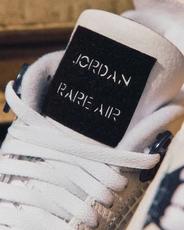 Air Jordan 4 Tour Yellow 2026 Detailbild