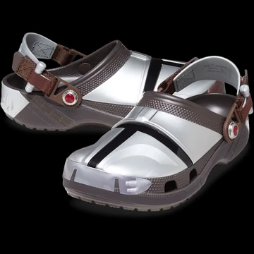 Star Wars x Crocs Classic Clog Mandalorian schräg