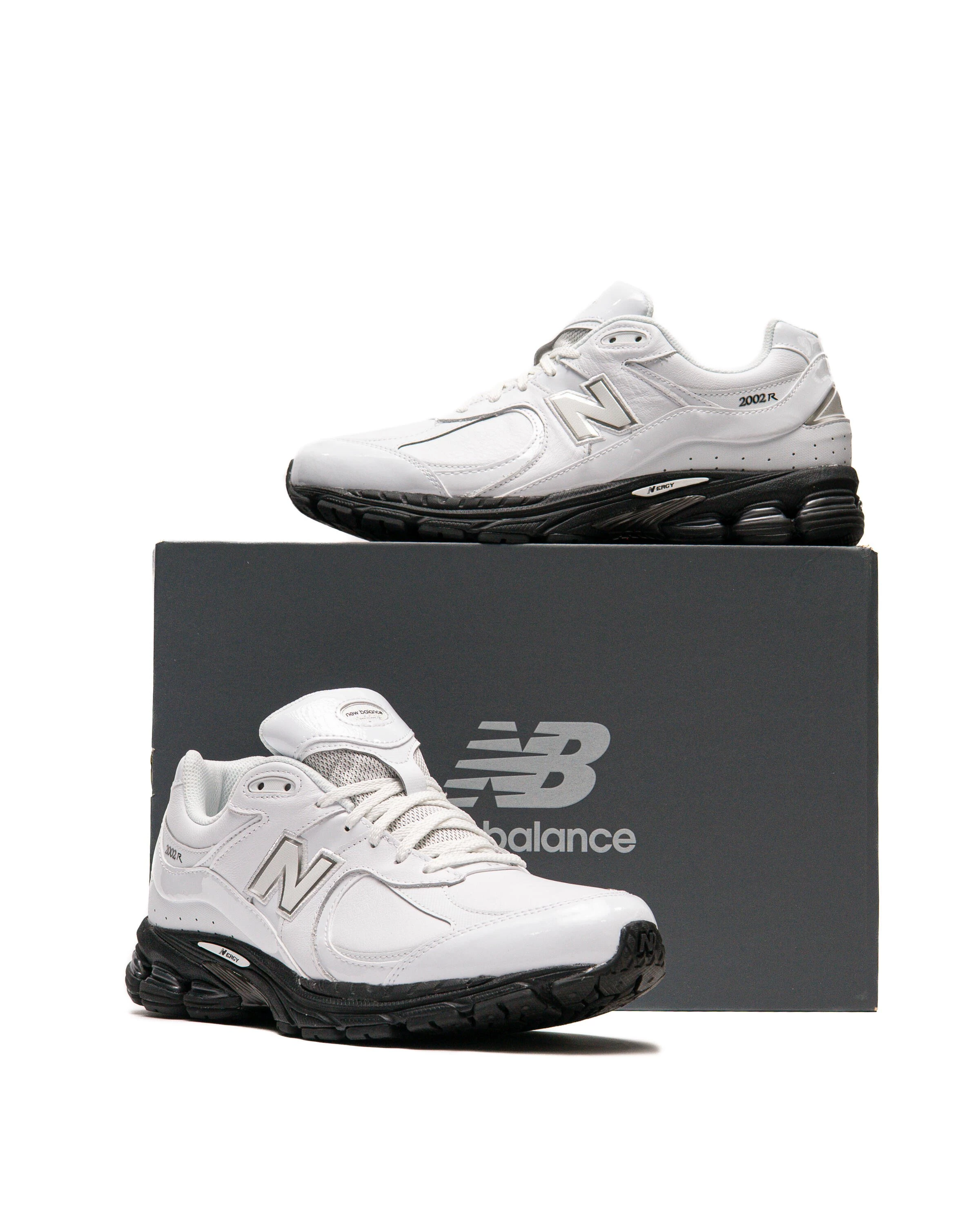 New Balance 2002R White Black U2002RE | Dead Stock
