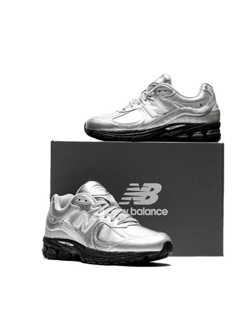 New Balance 2002R Silver Metallic Schuhkarton