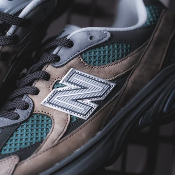 New Balance 2010 Vintage Khaki Mood Details