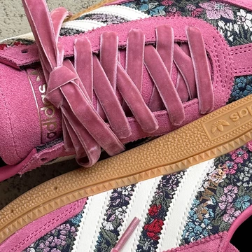 Liberty London x adidas Handball Spezial EQT Red Detailbild