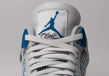 Air Jordan 4 Military Blue Zungenlogo