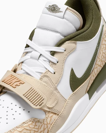 PSG Jordan Legacy 312 Low Detail Zunge