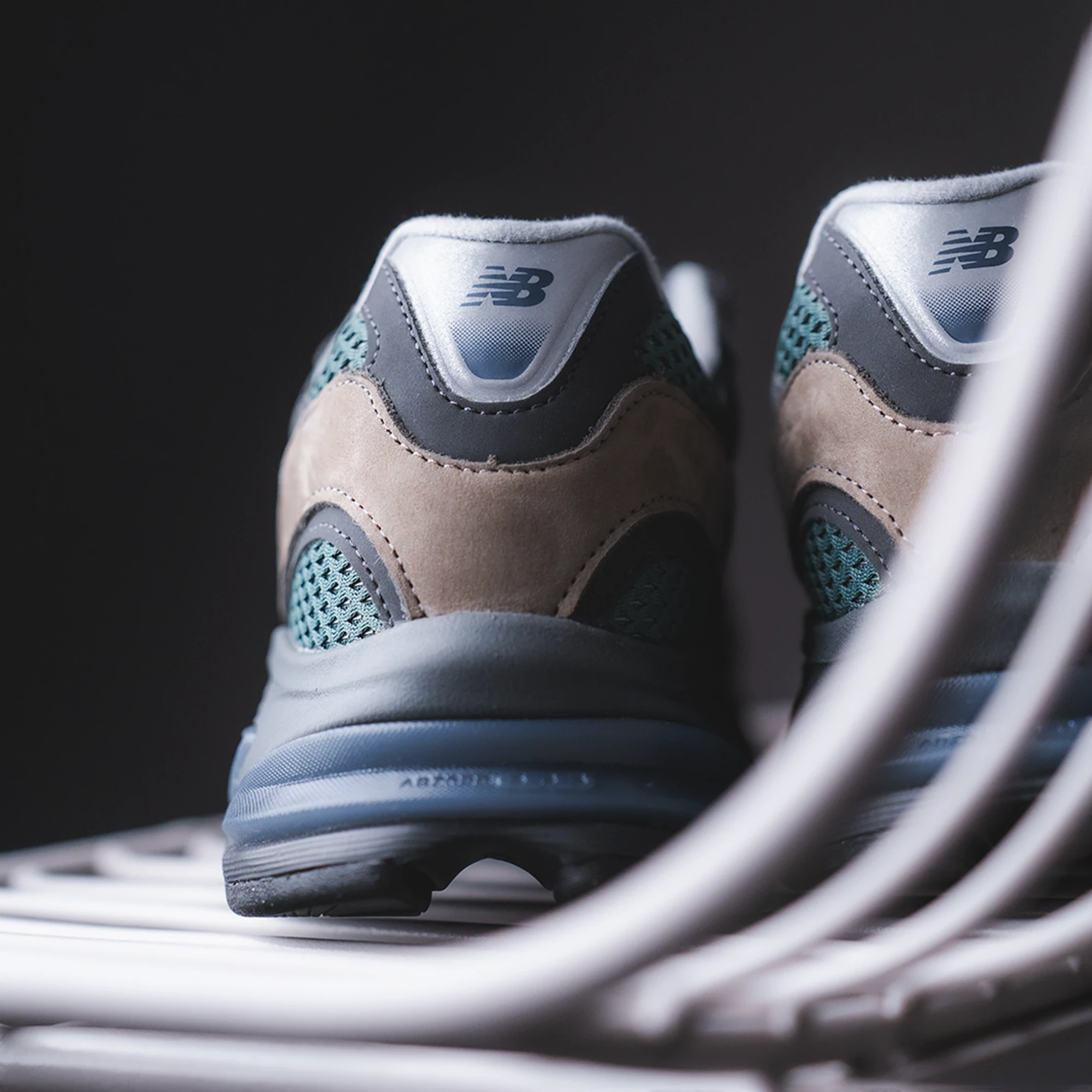 New Balance 2010 Vintage Khaki U2010AGY | Dead Stock