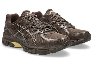 emmi x Asics Gel-Stratus MC Brown Storm schräg