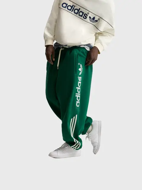 adisignature NY Jogger Image