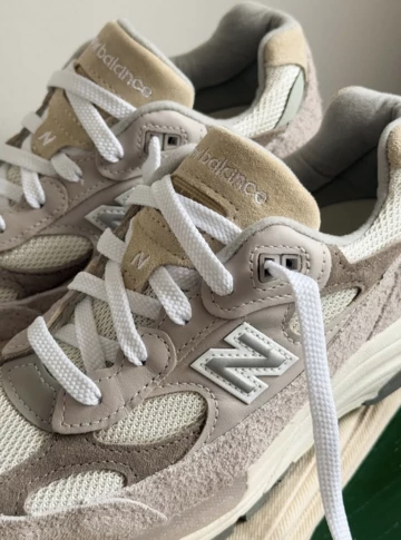 Teddy Santis x New Balance 992 Light Mushroom Detailbild