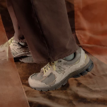 Size? x New Balance 2002R Refined Future Khaki Mood Außenseite Details