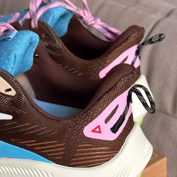 Alex Zono x Brooks Ghost Trail Pack Detailbild