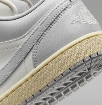 Jordan 1 Low Light Grey Detail Ferse