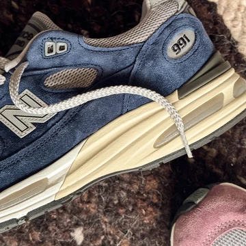 New Balance 991v1 Made In UK Insignia Blue Detailbild