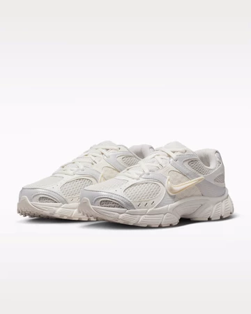 Nike V5 RNR Phantom schräg