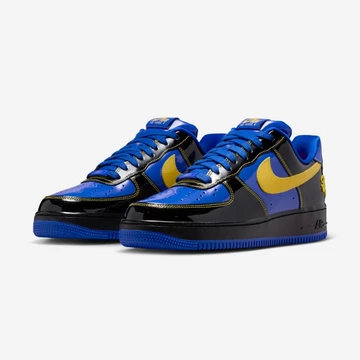 Central Cee x SYNA WORLD x Nike Air Force 1 Low Racer Blue Paar