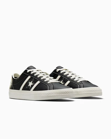 Converse CONS One Star Academy Pro Leather Black schräg frontal