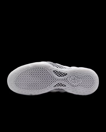 Nike Air Foamposite One Triple White Sohle